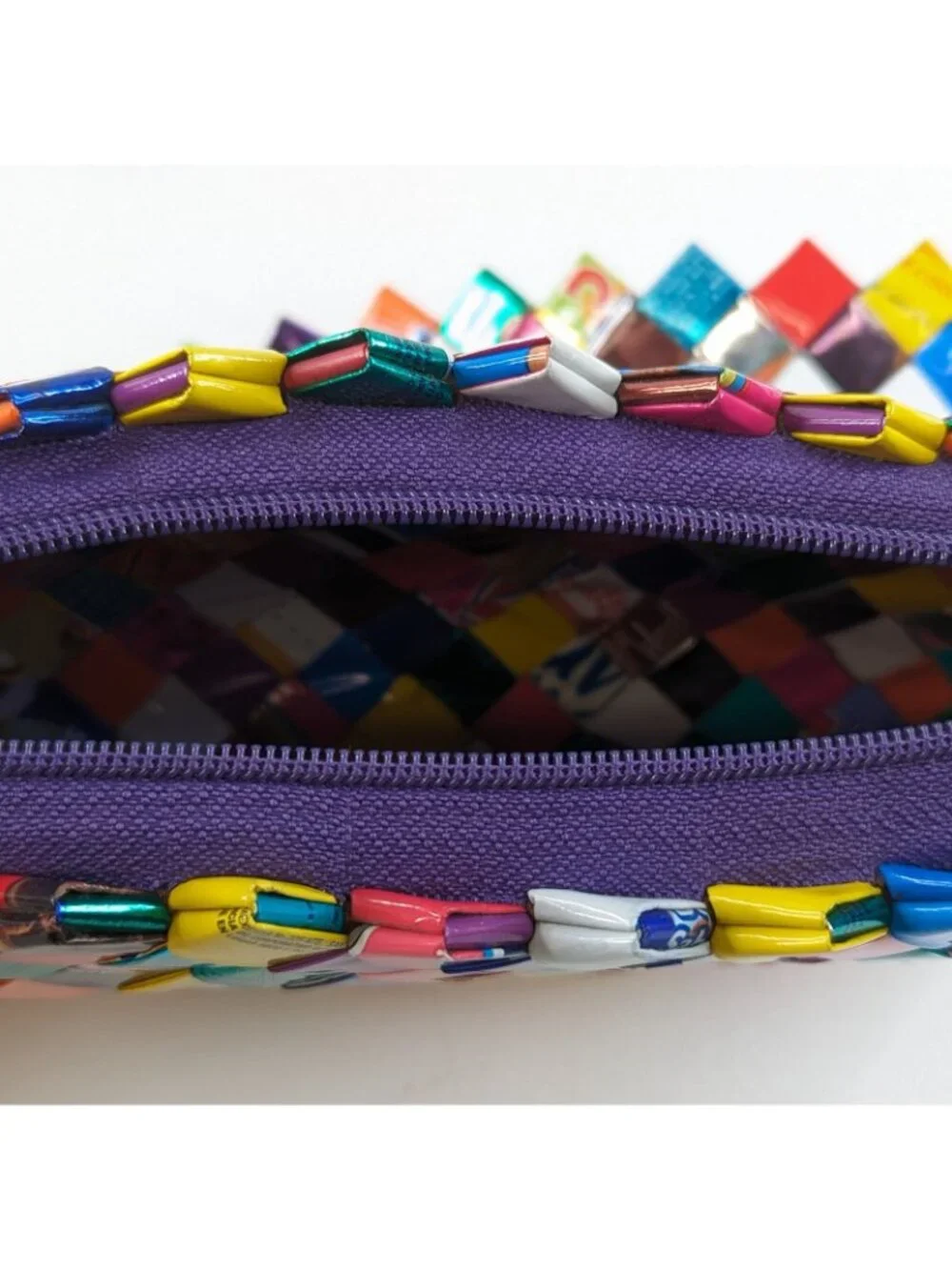 Unbranded wrapper weaved